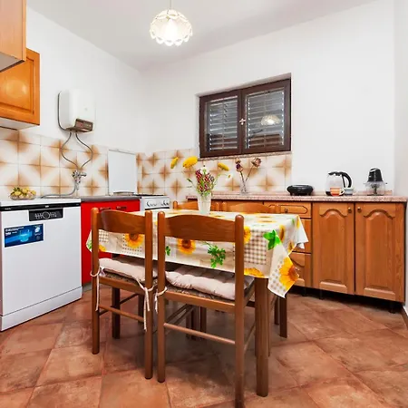 Eda Apartment *