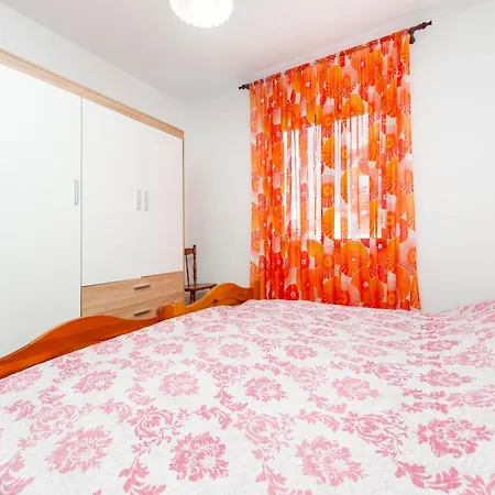 Eda Apartment *