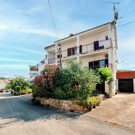 Апартаменты Eda Ровинь