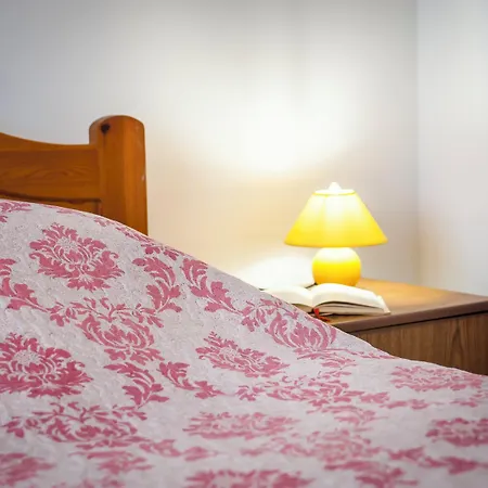 Eda Апартаменты Ровинь